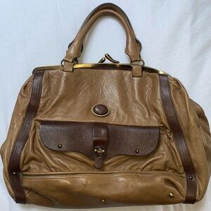 Hi! I’m selling this vintage Chloe tote bag! It’s used but in good condition!